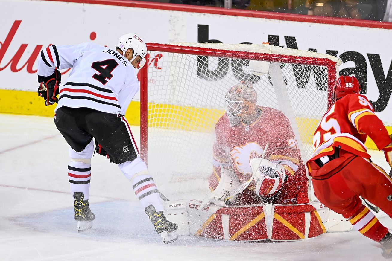 NHL: NOV 23 Blackhawks at Flames