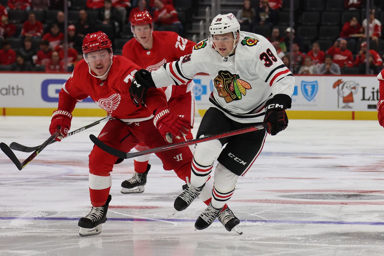 Chicago Blackhawks v Detroit Red Wings