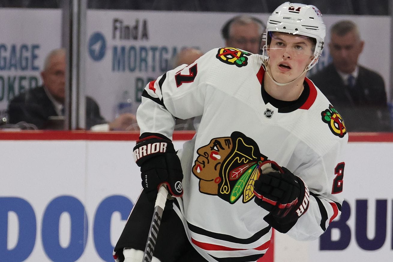 Chicago Blackhawks v Detroit Red Wings
