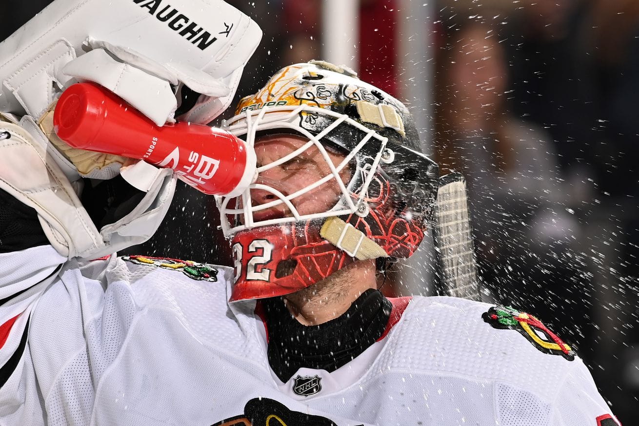 Chicago Blackhawks v Arizona Coyotes