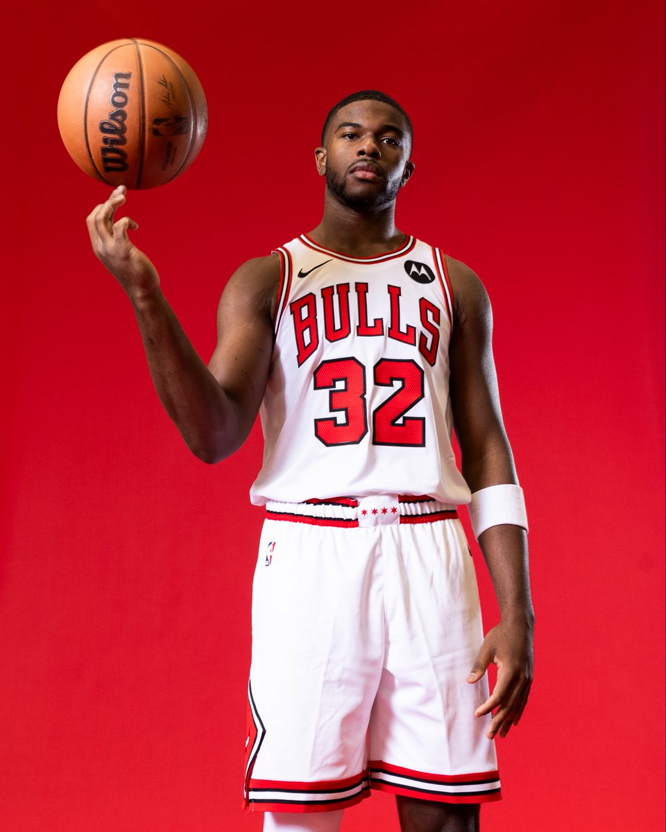 https://www.chicagosports.today/wp-content/uploads/2024/10/GaMtktGbUAEo715.jpg