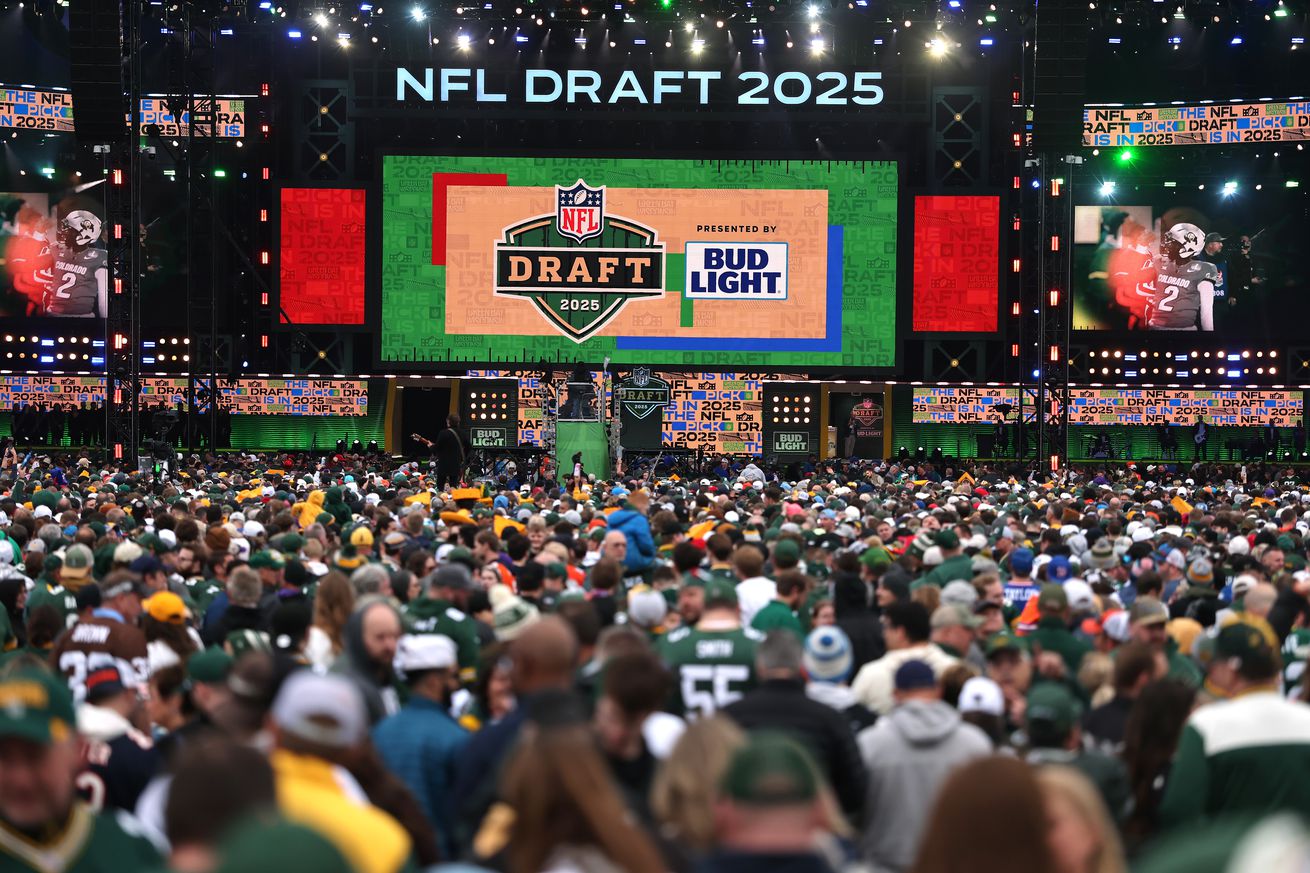 2025 NFL Draft - Round 1