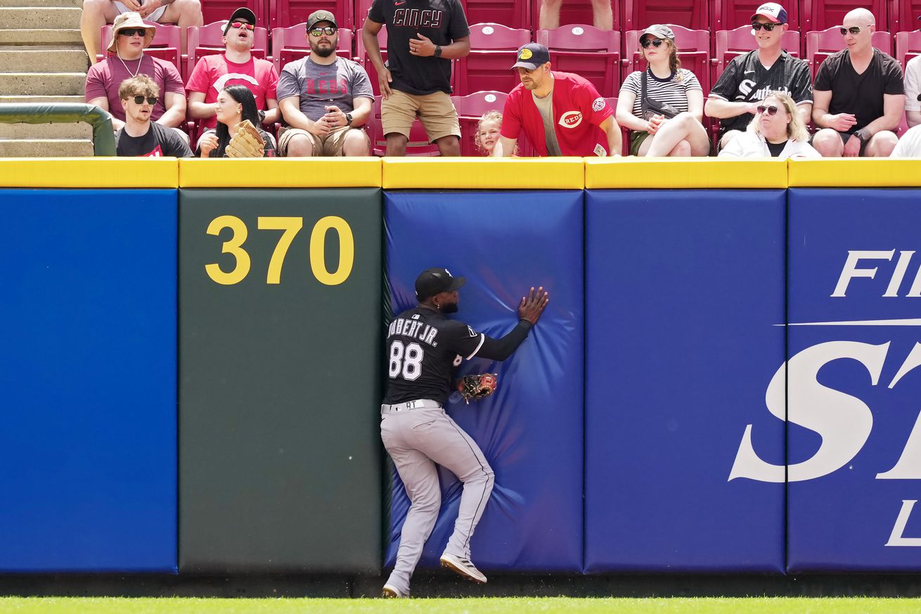 Chicago White Sox v Cincinnati Reds