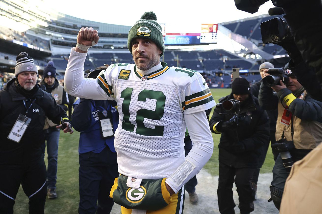 BOOKS-BOOK-RODGERS-REVIEW-1-TB