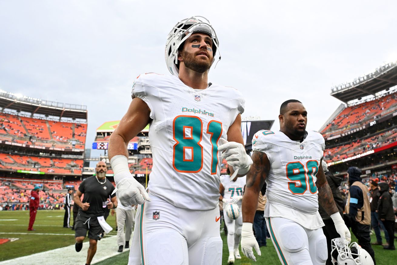 Miami Dolphins v Cleveland Browns