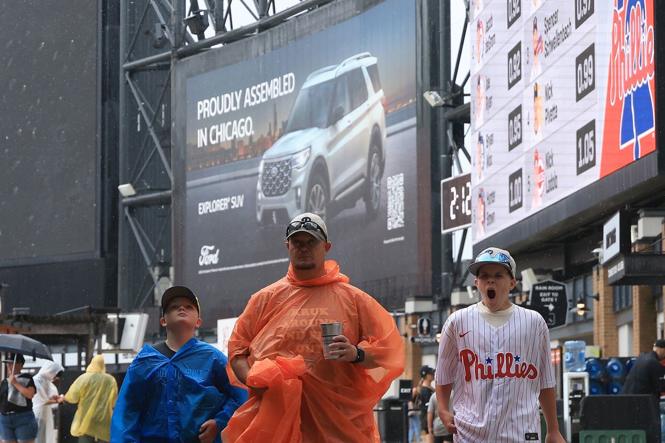 Philadelphia Phillies v Chicago White Sox