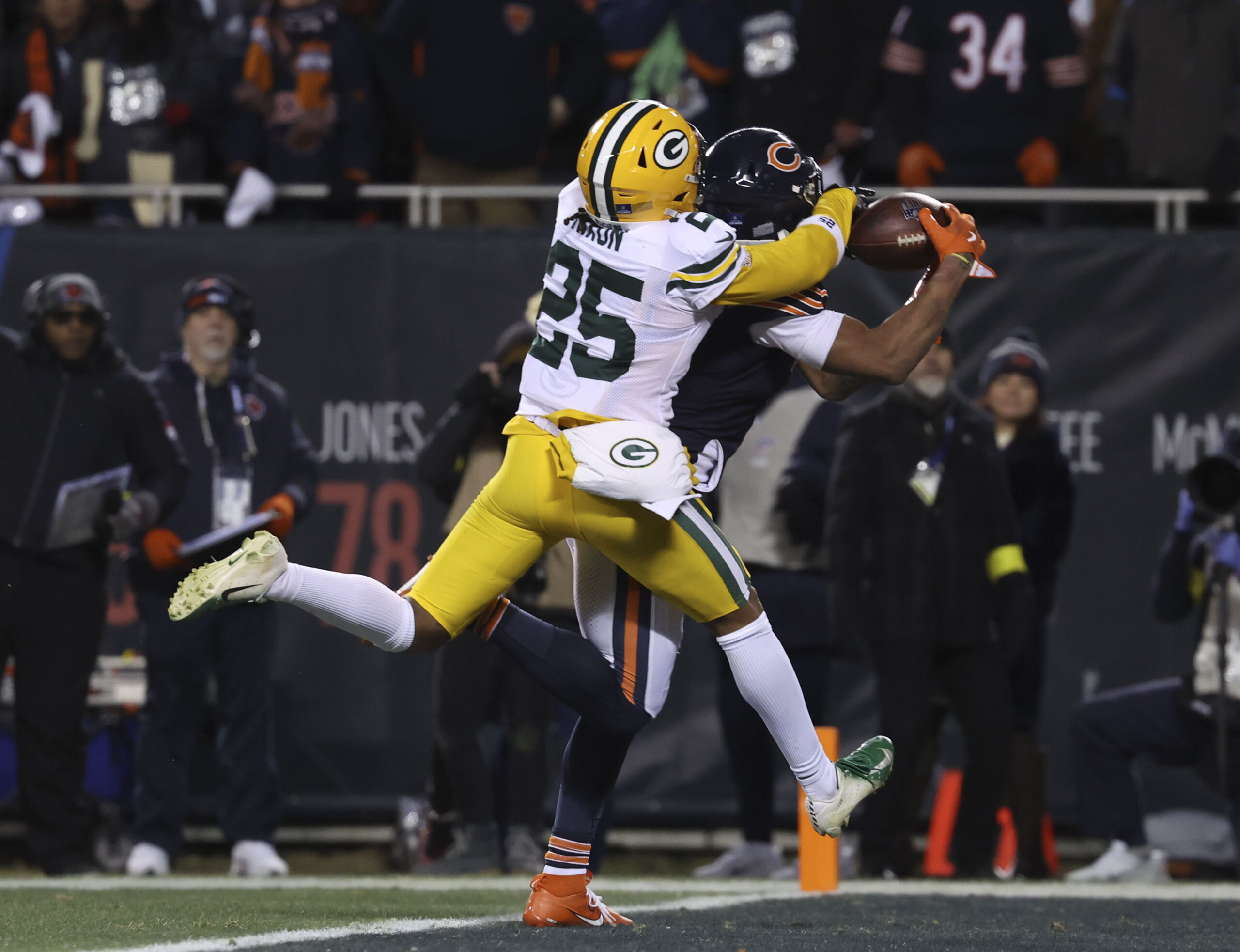 Chicago Bears wide receiver DJ Moore (2) catches the game-winning...