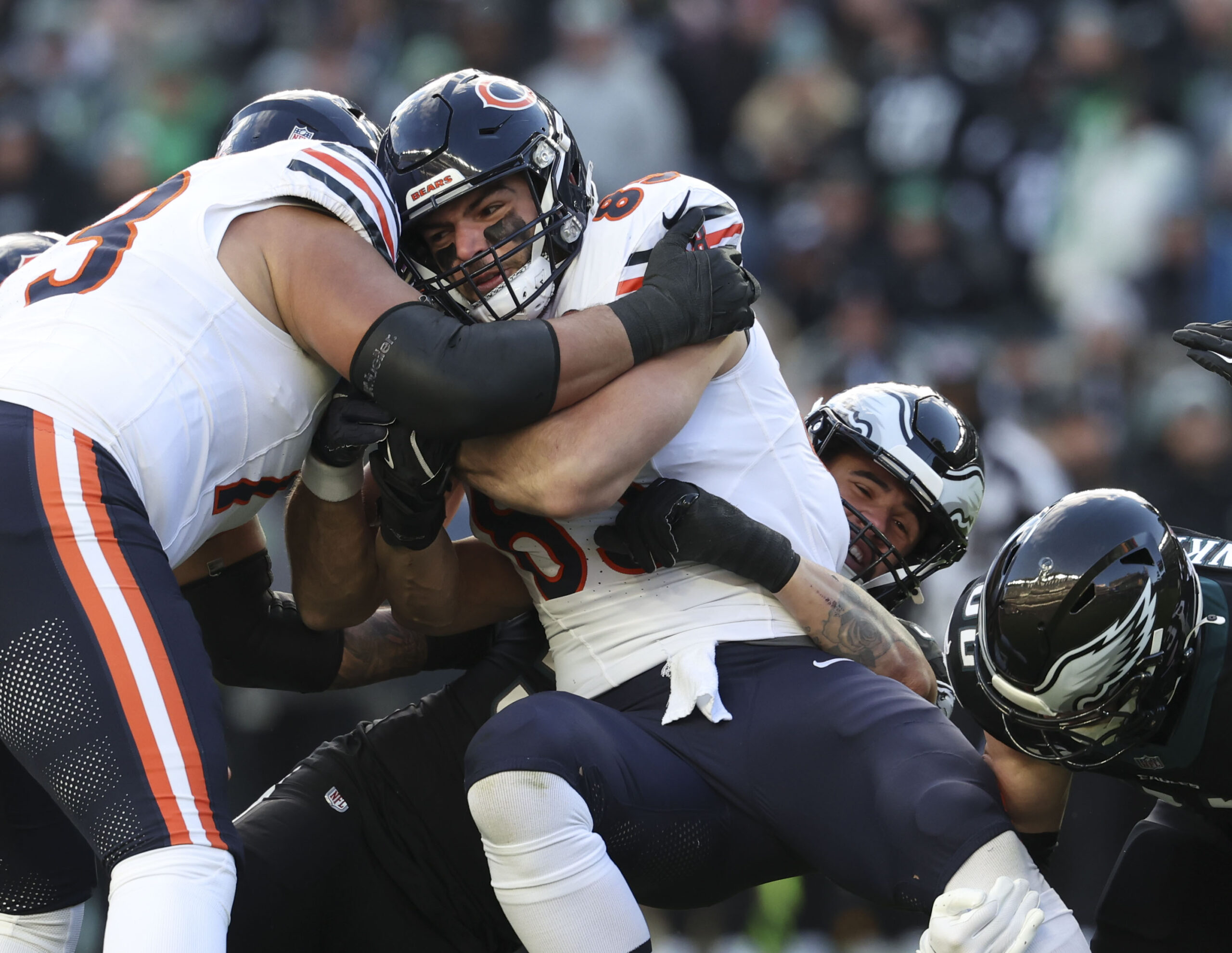 Chicago Bears tight end Cole Kmet (85) makes a reception...