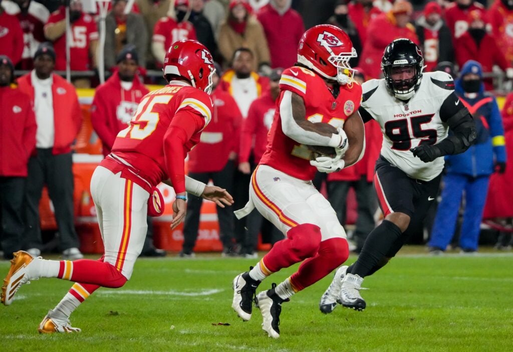 free agent isiah pacheco